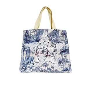 Welcome gift for CHRISTIAN DIOR Gold Status members: Around the World DIOR Tote